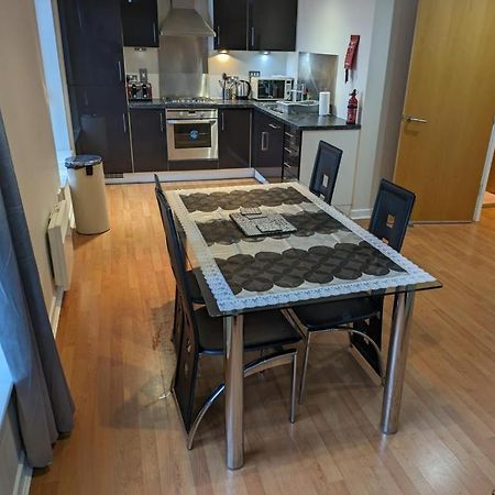 Modern 2 Bed Apartment With Stunning Seaside View EDI Exteriér fotografie